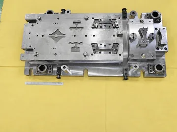 製作した金型の事例 4